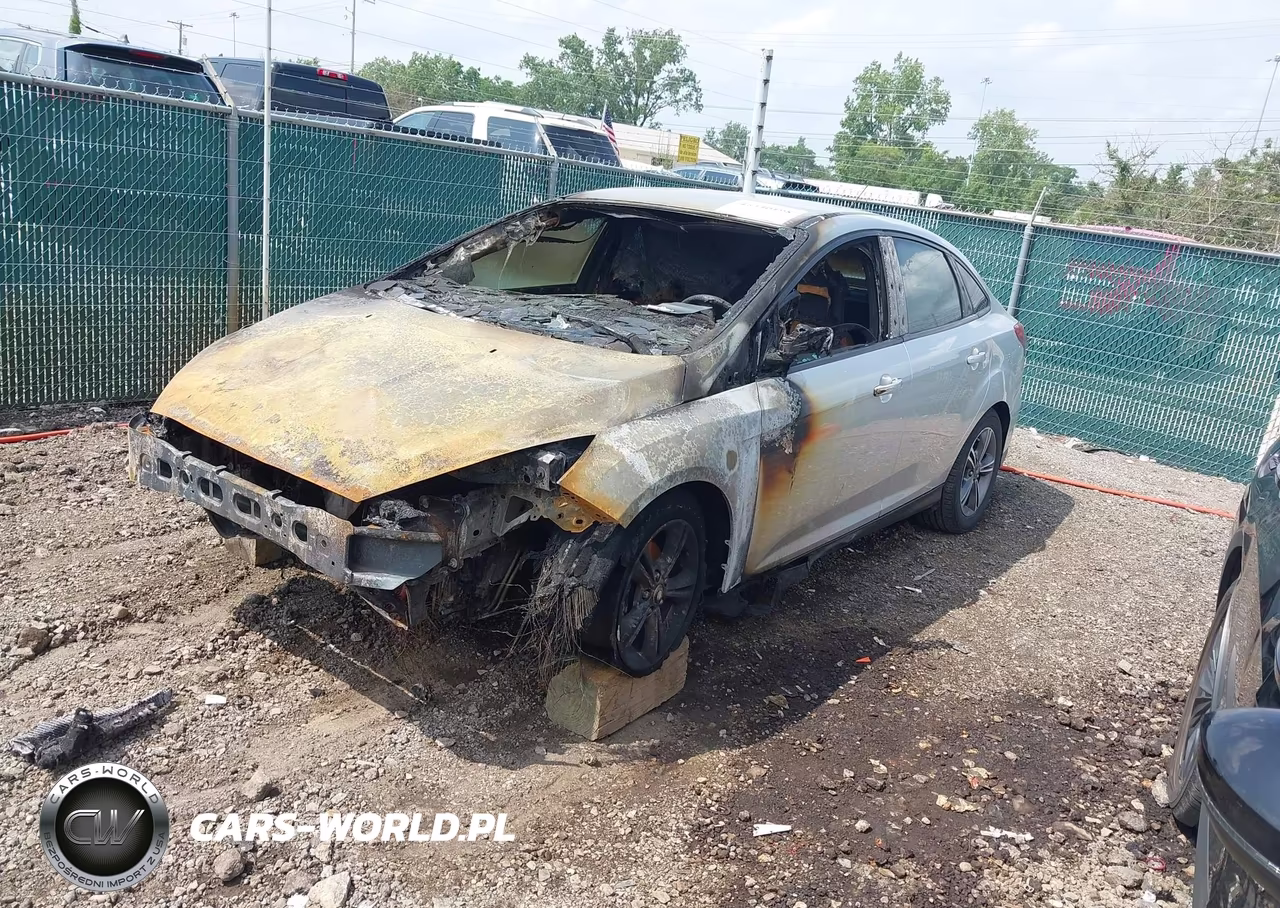 2018 Ford Focus Se VIN:1FADP3FE4JL246086 - 2