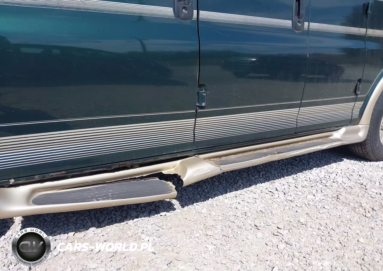 2003 Chevrolet Express Upfitter VIN:1GBFG15T131205375 - 6
