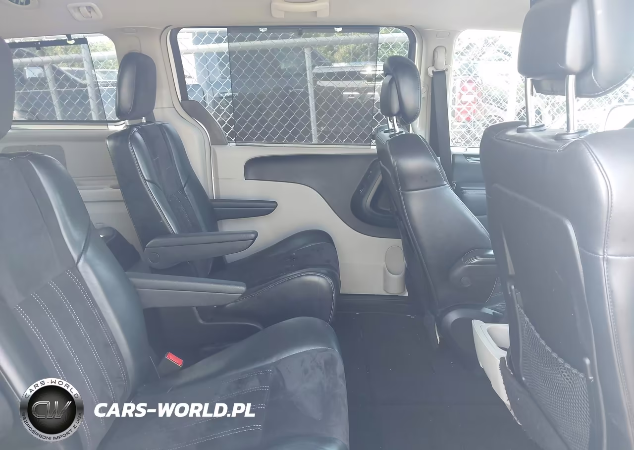 2014 Chrysler Town & Country Touring L VIN:2C4RC1CG3ER409944 - 8