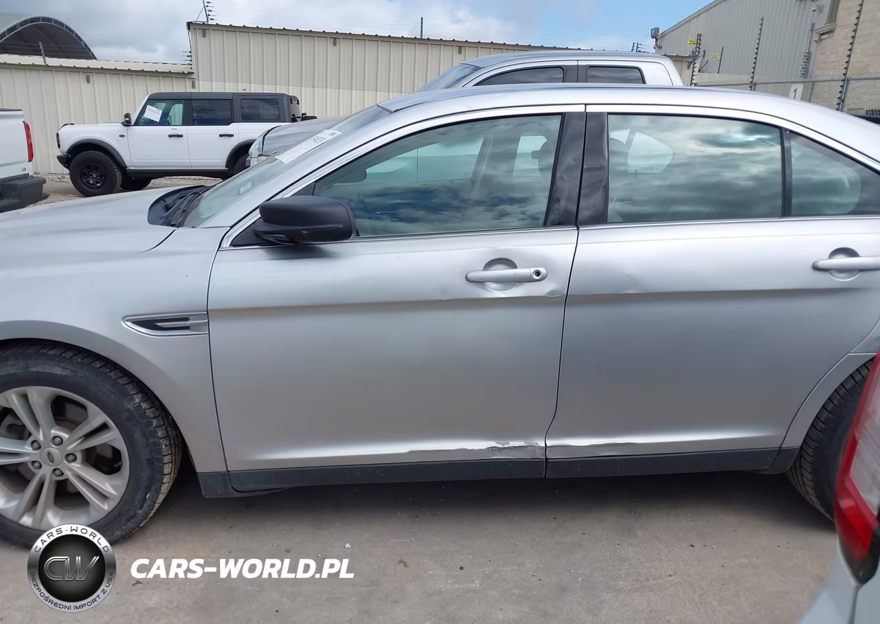 2018 Ford Taurus Se VIN:1FAHP2D85JG103116 - 14