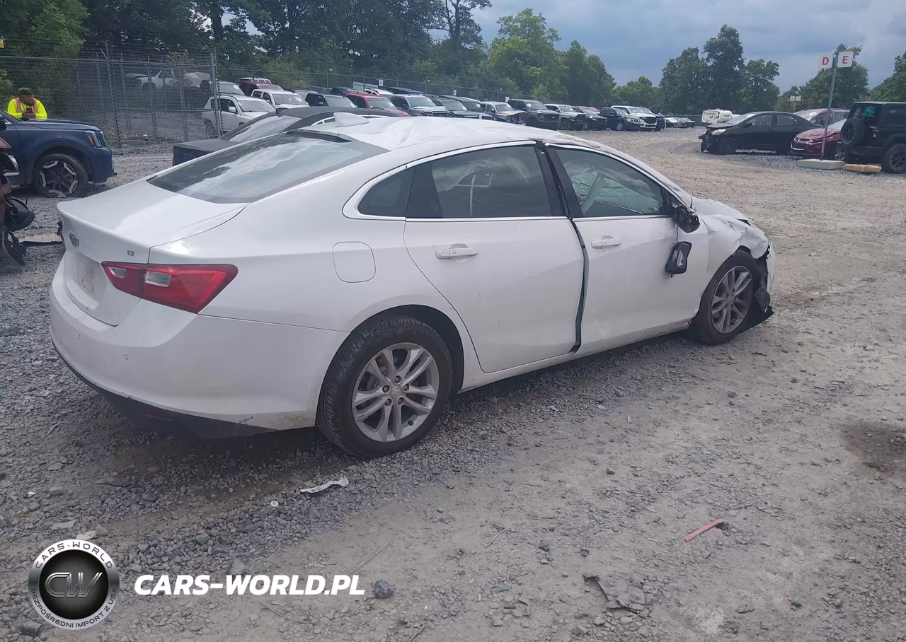 2018 Chevrolet Malibu Lt VIN:1G1ZD5ST0JF116953 - 4