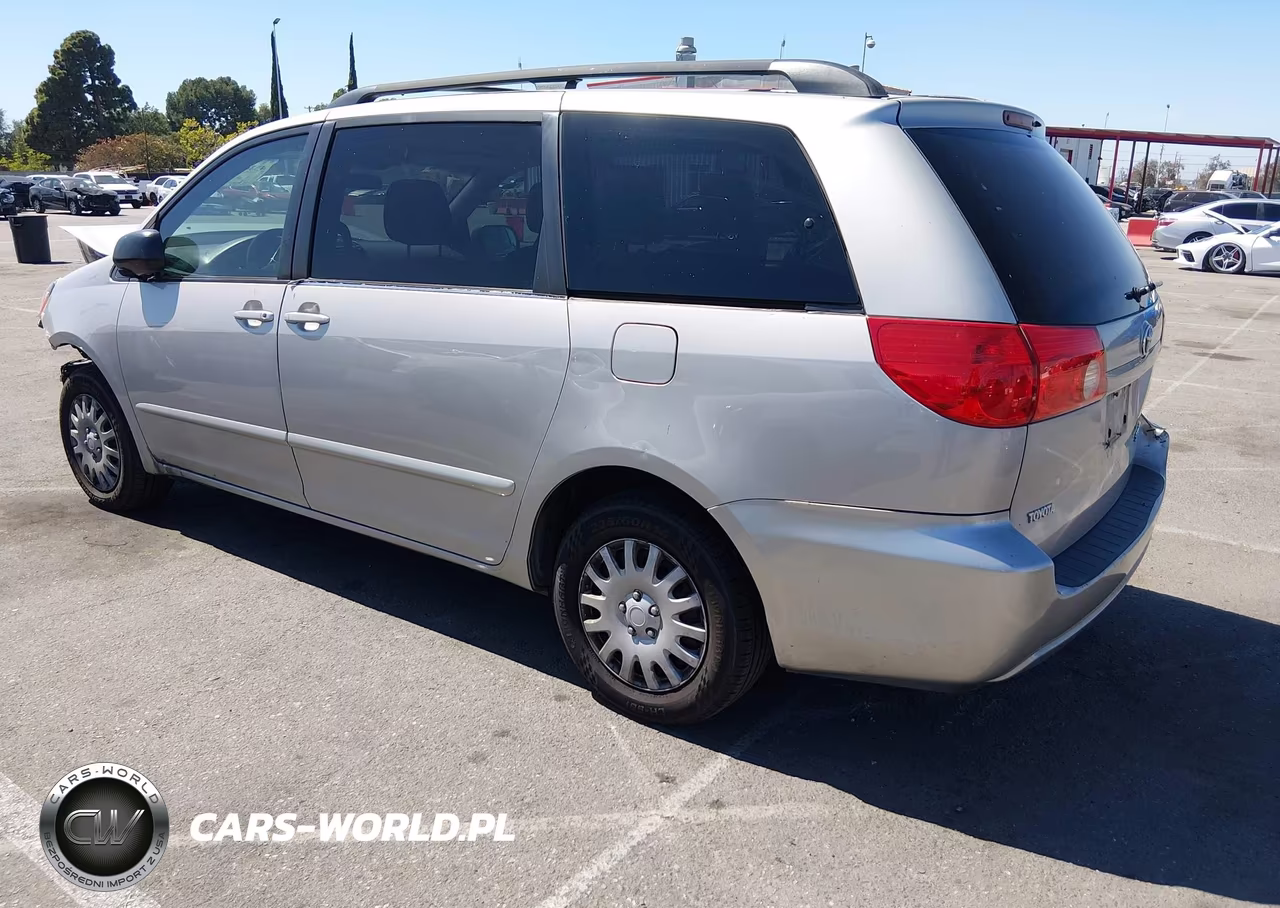 2010 Toyota Sienna Le VIN:5TDKK4CC2AS304171 - 3