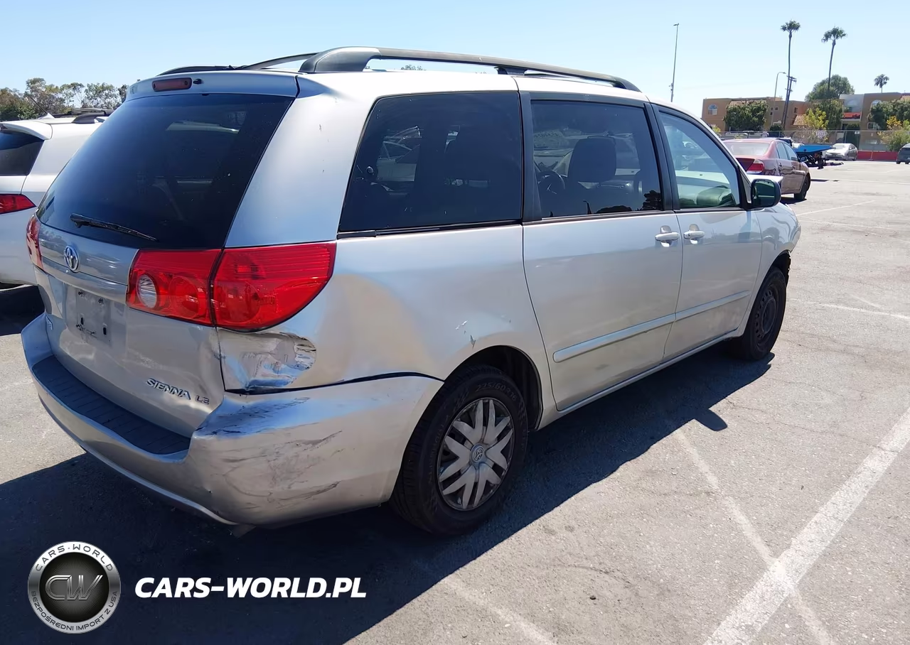 2010 Toyota Sienna Le VIN:5TDKK4CC2AS304171 - 4