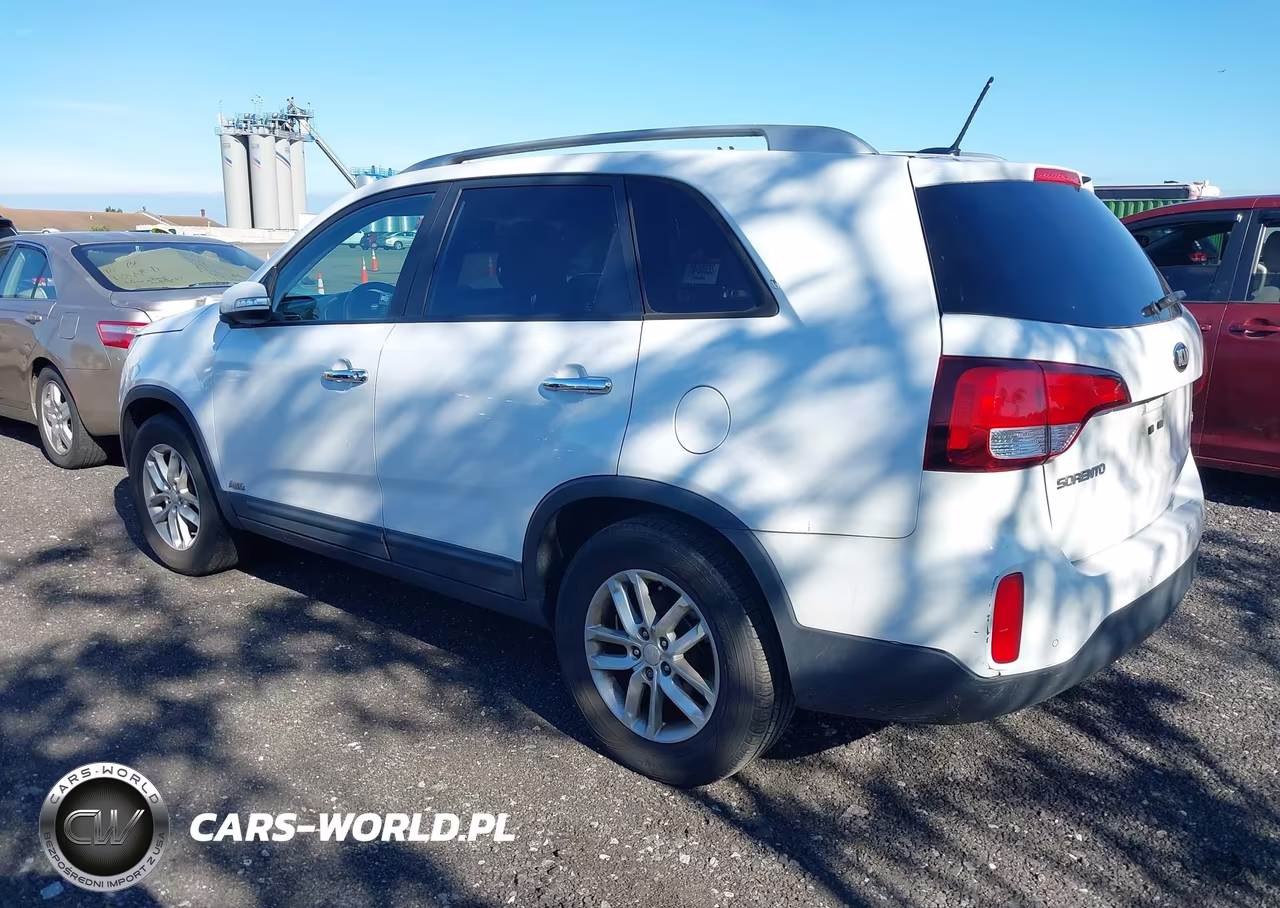 2015 Kia Sorento Lx VIN:5XYKTCA63FG606657 - 3