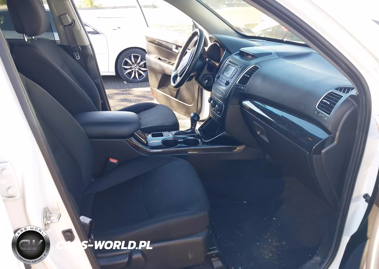 2015 Kia Sorento Lx VIN:5XYKTCA63FG606657 - 5