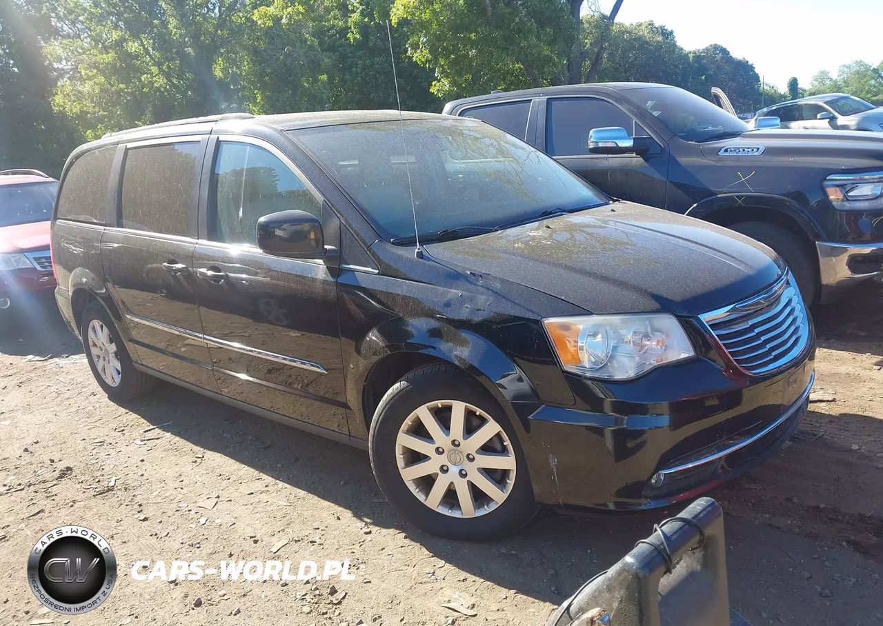2013 Chrysler Town & Country Touring – zdjęcie 1 z 12