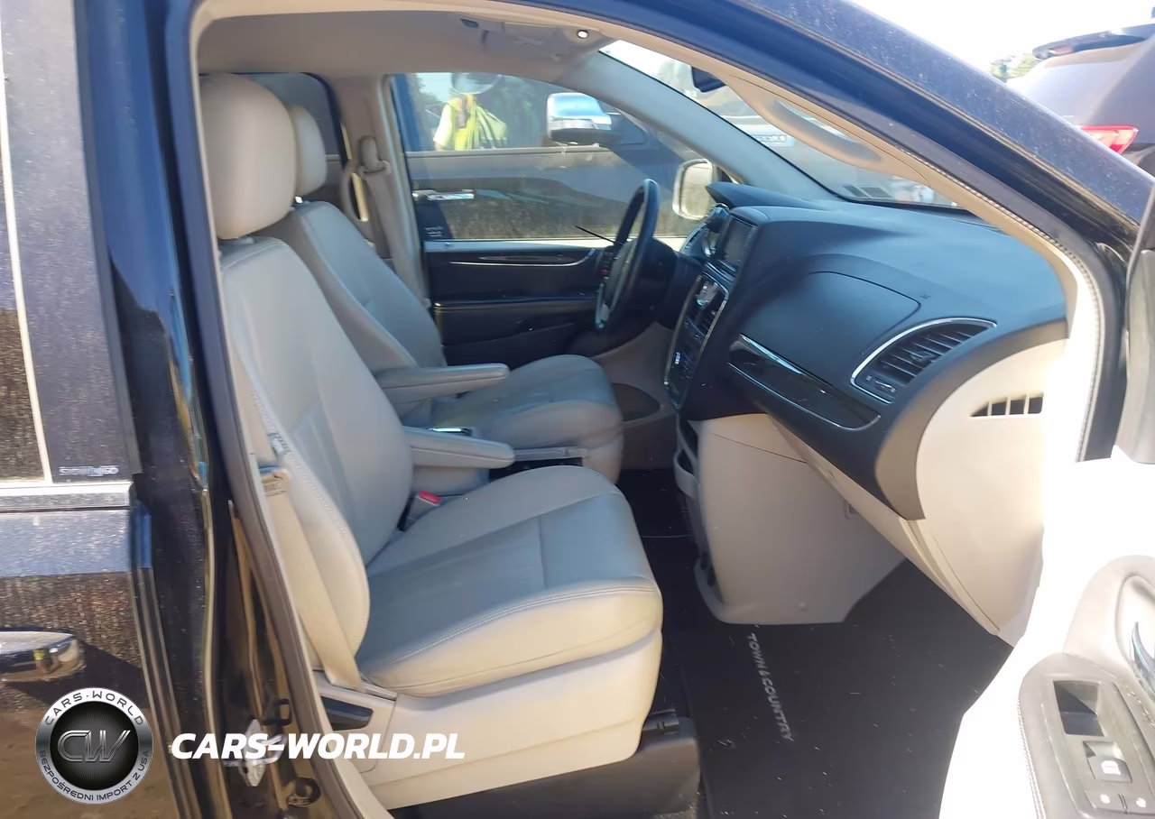 2013 Chrysler Town & Country Touring VIN:2C4RC1BG1DR682669 - 5