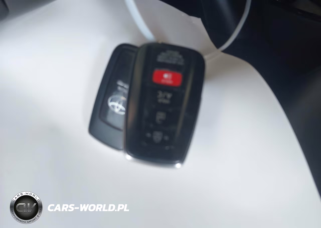 2017 Toyota Prius Prime Premium VIN:JTDKARFP1H3059079 - 11