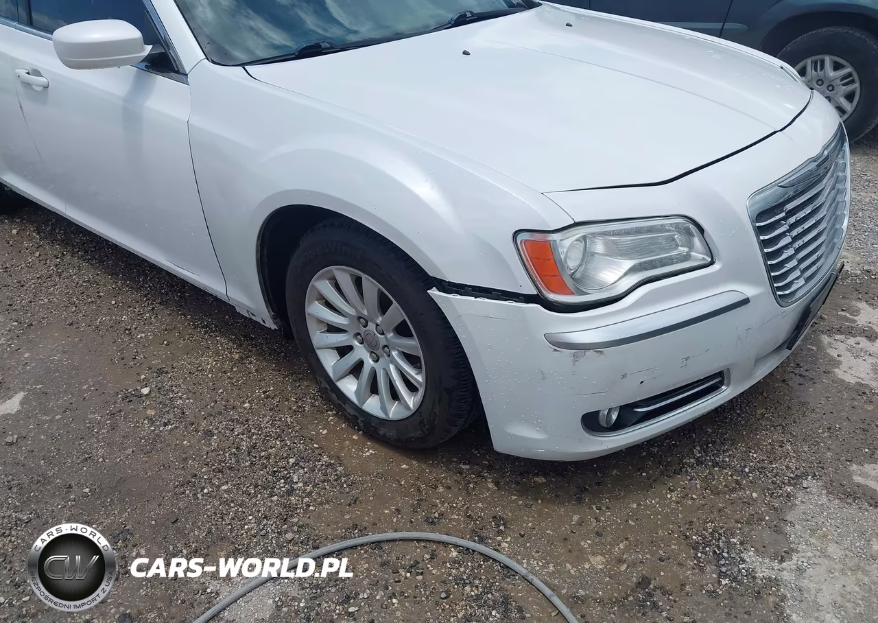 2012 Chrysler 300 VIN:2C3CCAAG4CH312672 - 13
