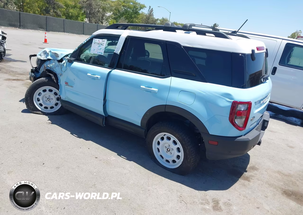 2023 Ford Bronco Sport Heritage Limited VIN:3FMCR9H9XPRD11631 - 3