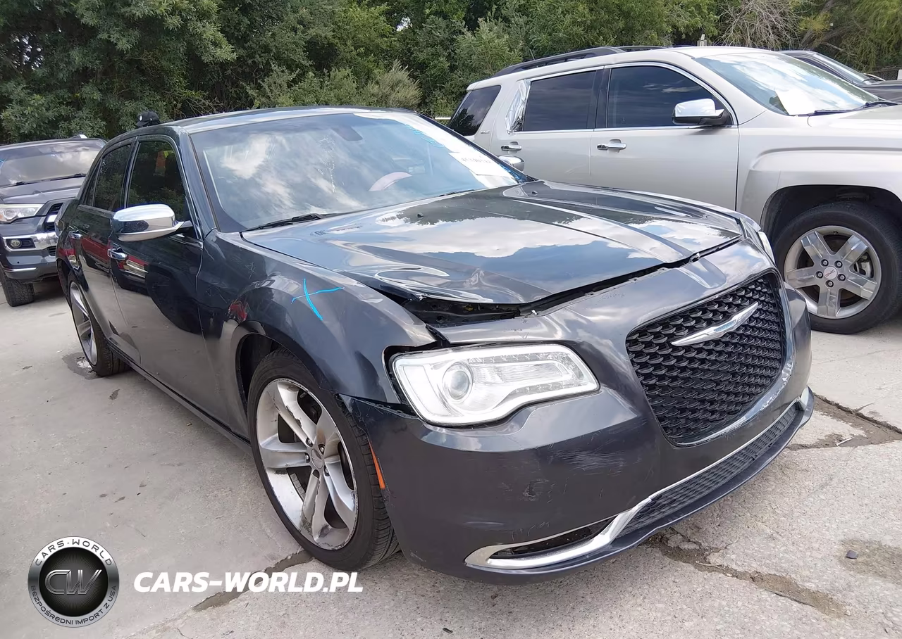 2017 Chrysler 300C – zdjęcie 1 z 17