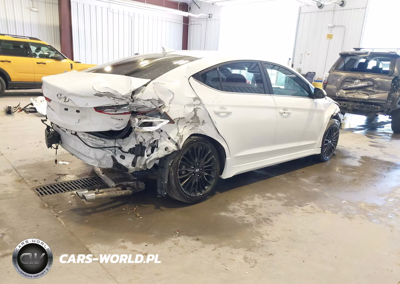 2017 Hyundai Elantra Sport VIN:KMHD04LB1HU347777 - 4