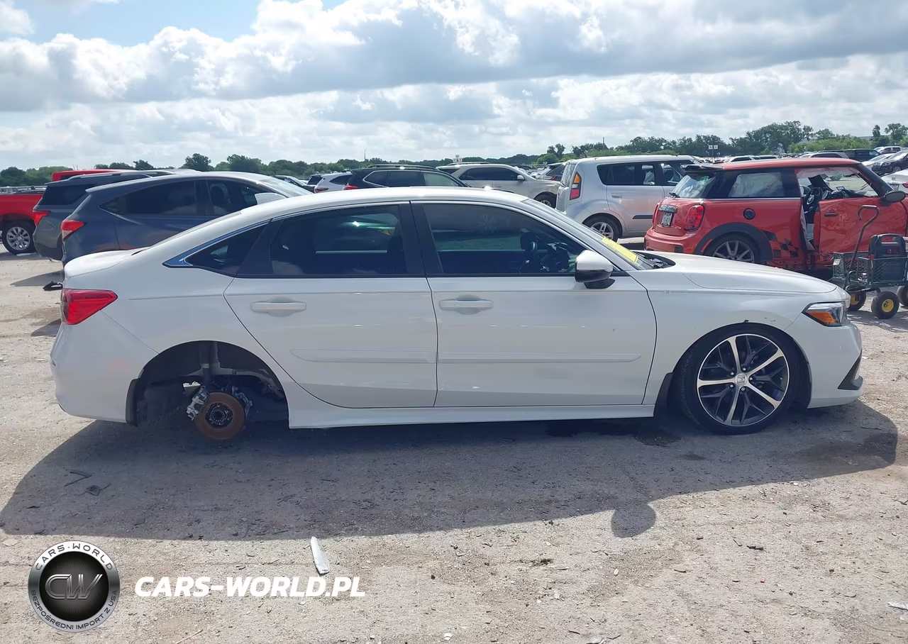 2024 Honda Civic Touring VIN:2HGFE1F92RH321717 - 13