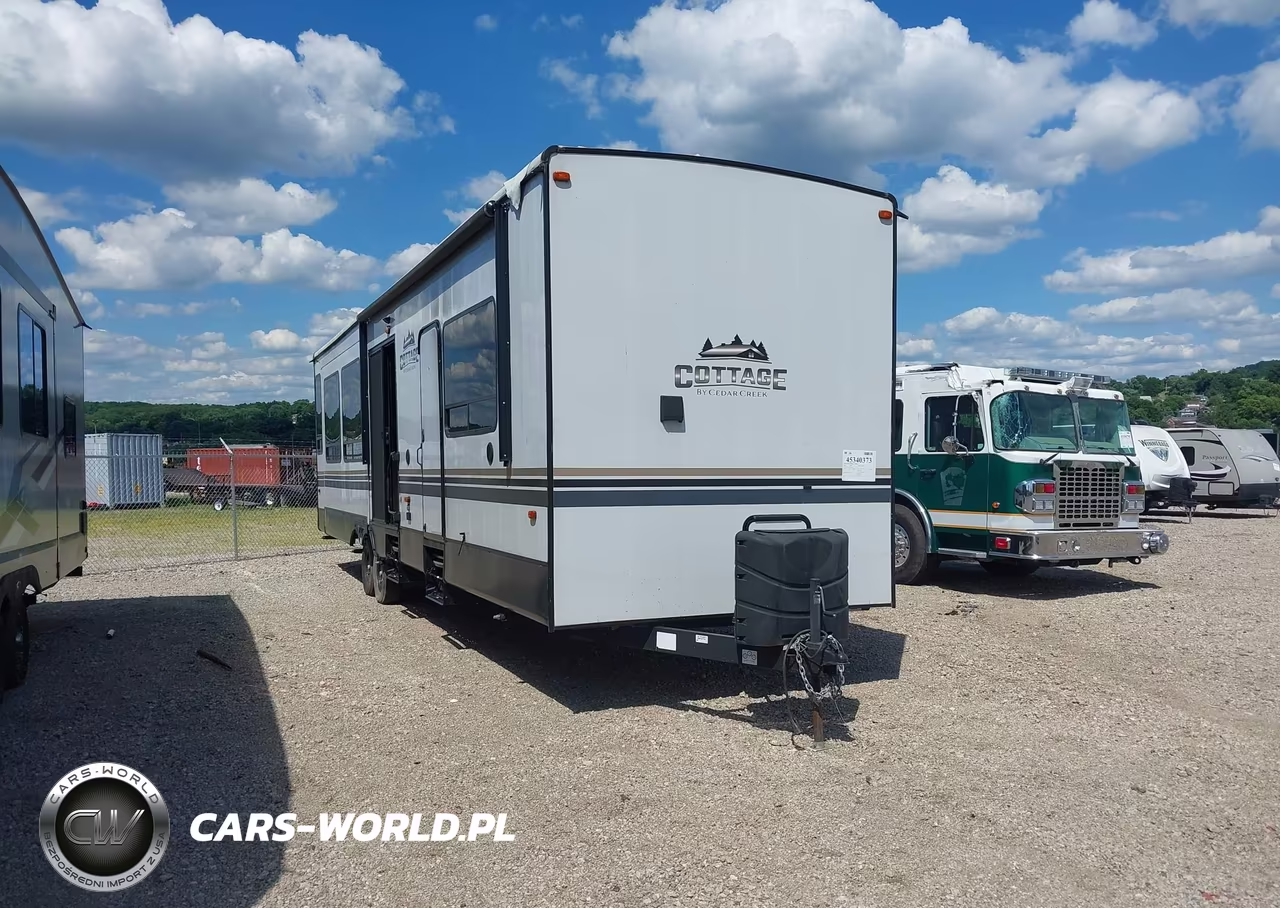 2021 Cedar Creek Creek Lod – zdjęcie 1 z 15