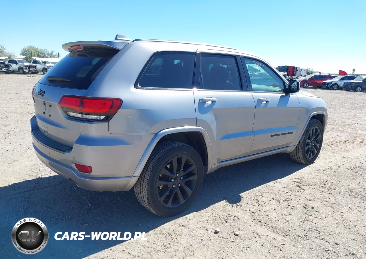 2018 Jeep Grand Cherokee Altitude 4X4 VIN:1C4RJFAG5JC183317 - 4