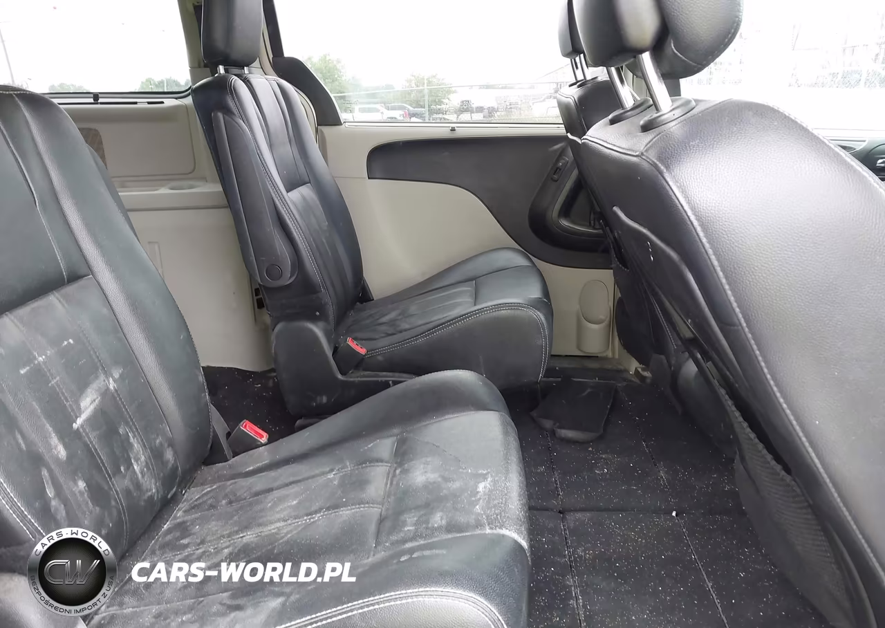 2014 Chrysler Town & Country Touring VIN:2C4RC1BG1ER251993 - 8