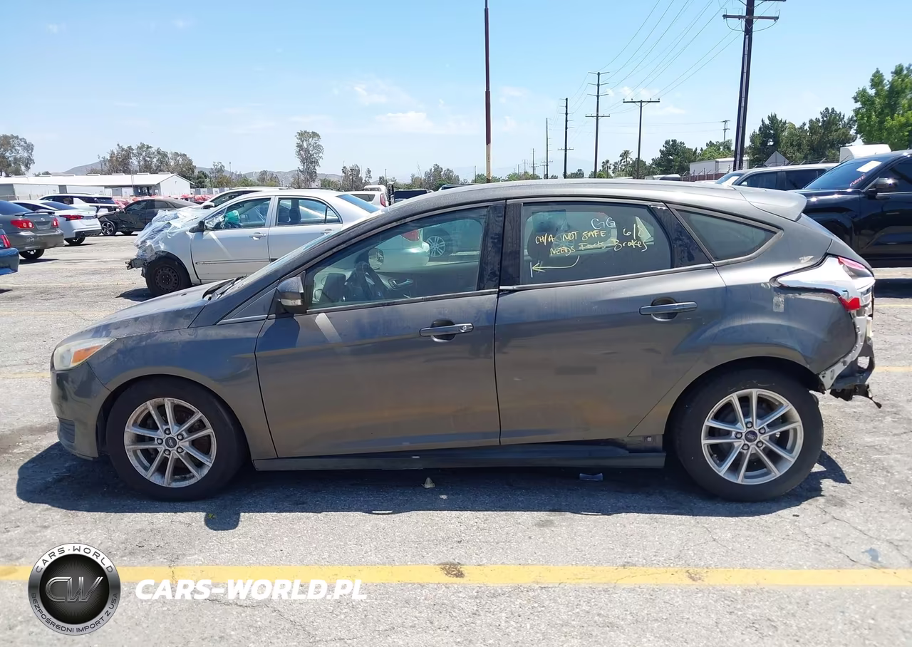 2015 Ford Focus Se VIN:1FADP3K26FL351408 - 14