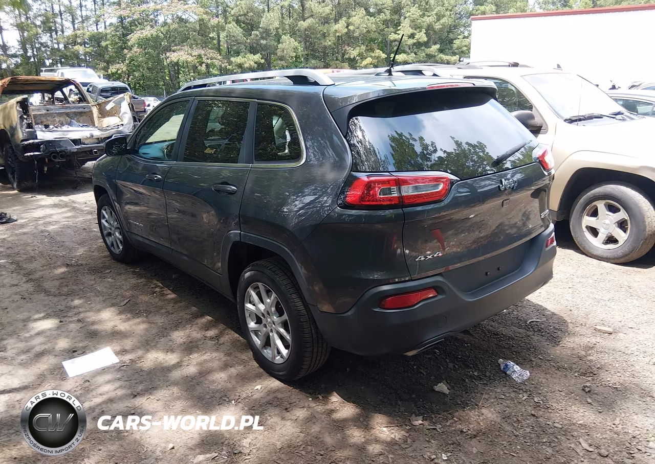 2015 Jeep Cherokee Latitude VIN:1C4PJMCS5FW504873 - 3
