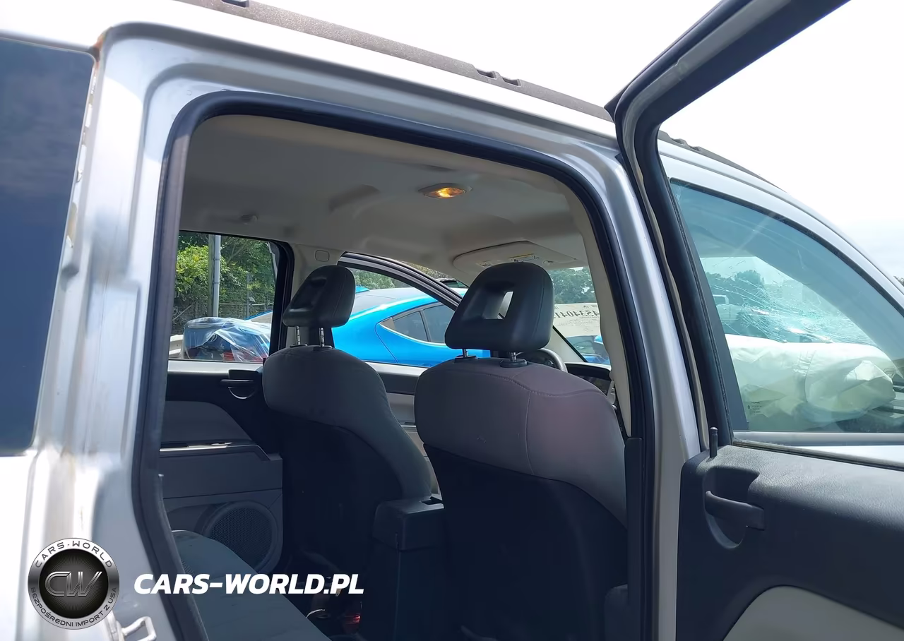 2007 Jeep Compass Sport VIN:1J8FT47057D256421 - 8