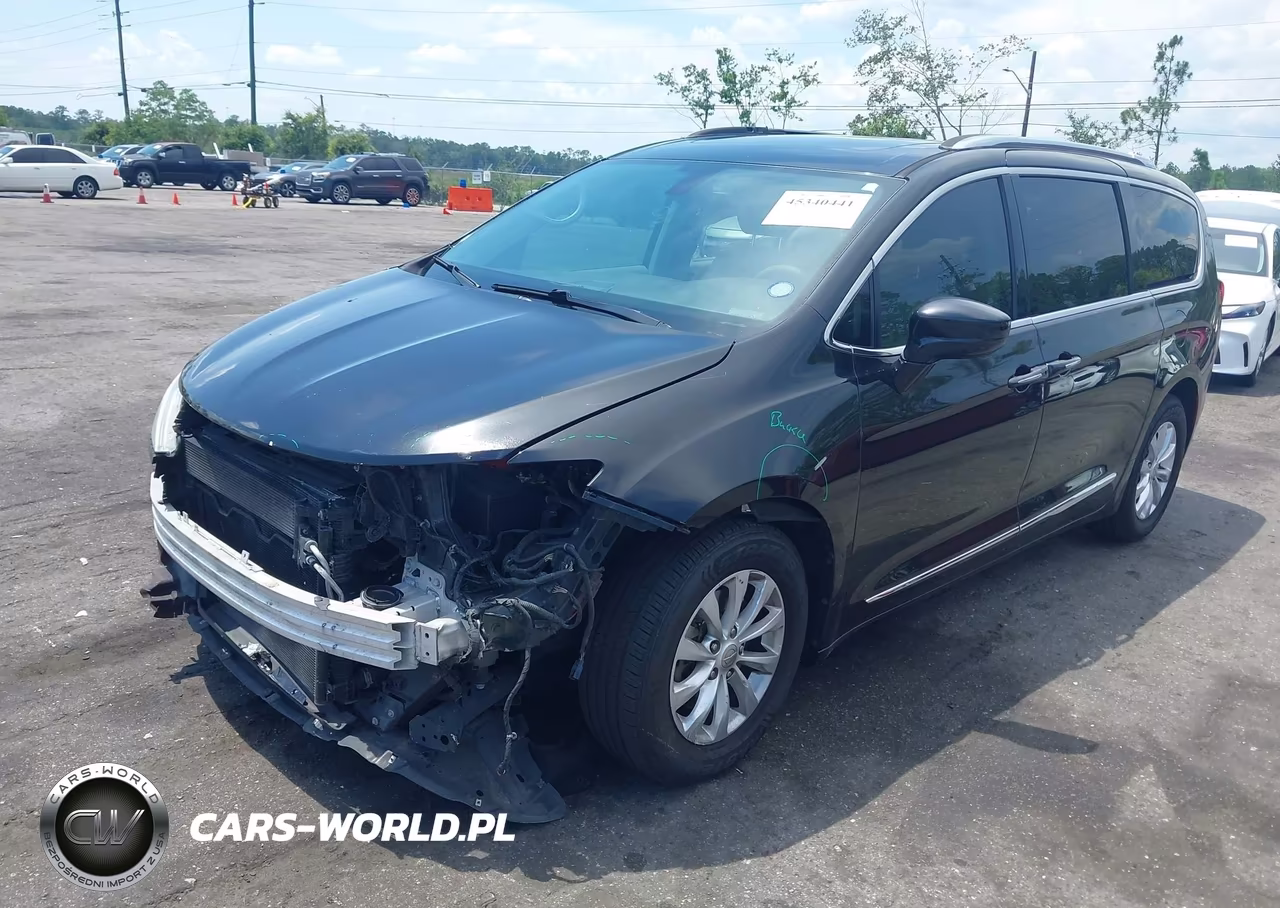 2018 Chrysler Pacifica Touring L Plus VIN:2C4RC1EG2JR193754 - 2