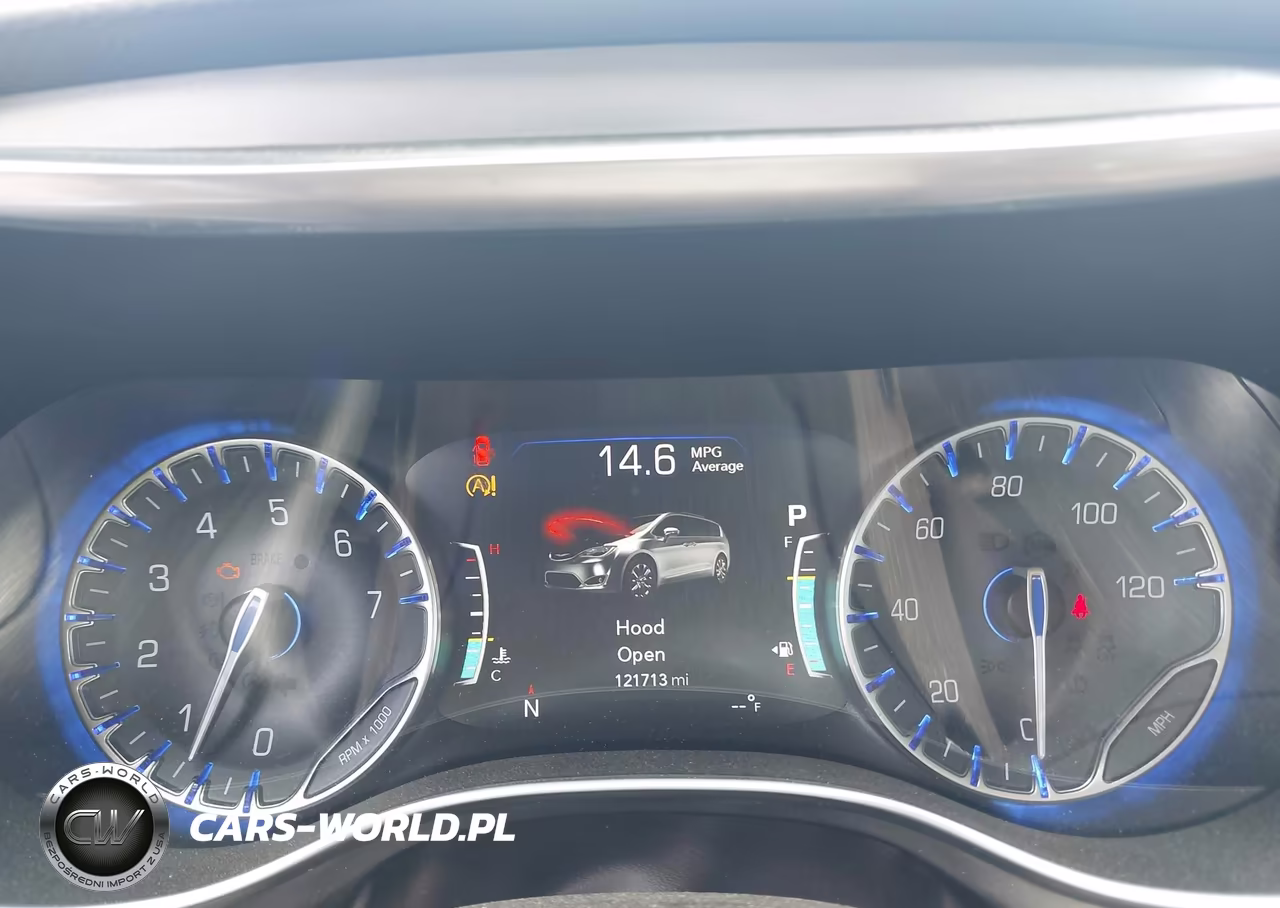 2018 Chrysler Pacifica Touring L Plus VIN:2C4RC1EG2JR193754 - 7