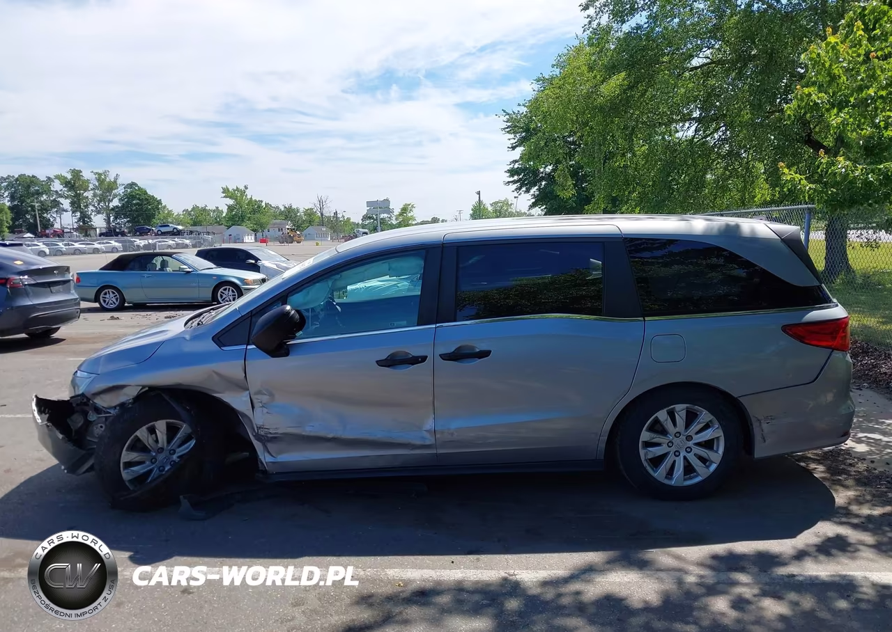 2018 Honda Odyssey Lx VIN:5FNRL6H2XJB105896 - 14