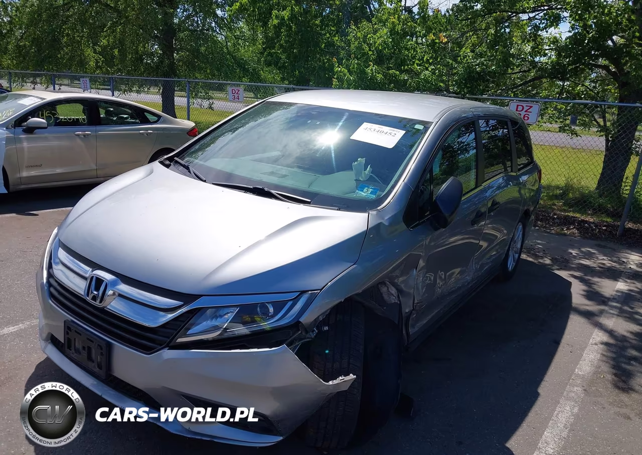 2018 Honda Odyssey Lx VIN:5FNRL6H2XJB105896 - 2