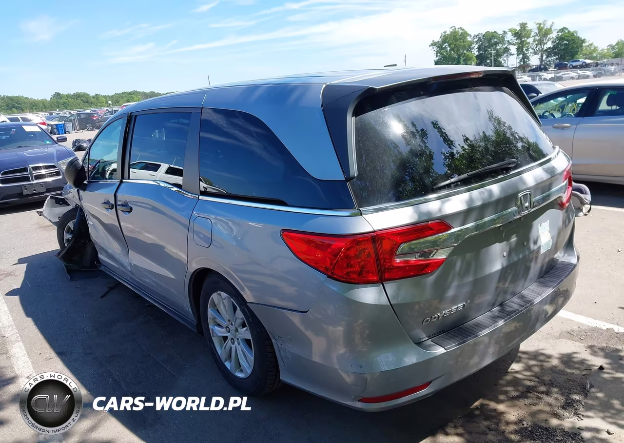2018 Honda Odyssey Lx VIN:5FNRL6H2XJB105896 - 3