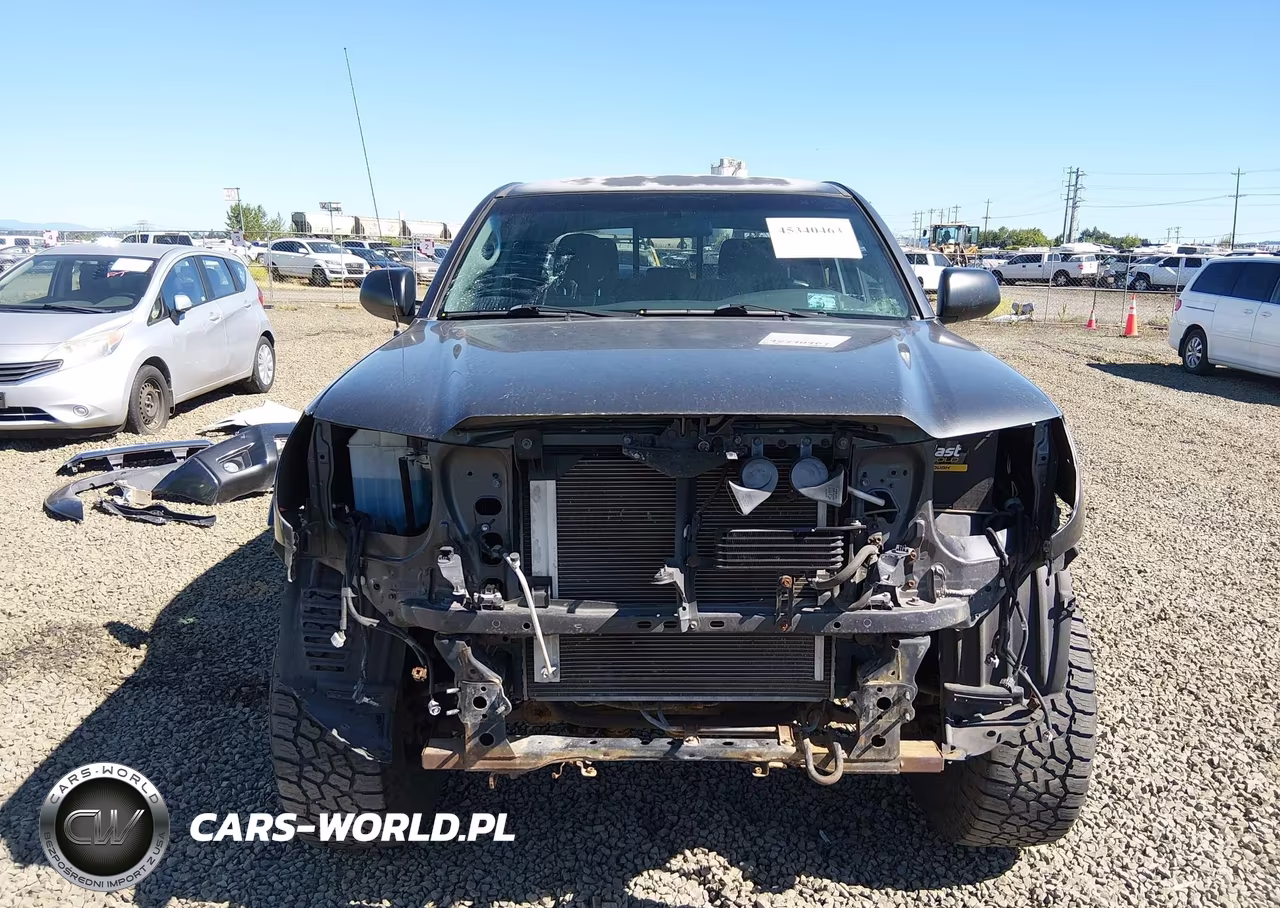 2015 Toyota Tacoma Base V6 VIN:3TMMU4FN8FM080685 - 13