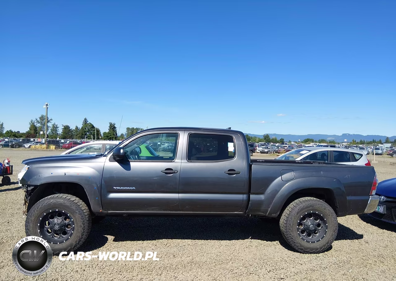 2015 Toyota Tacoma Base V6 VIN:3TMMU4FN8FM080685 - 15