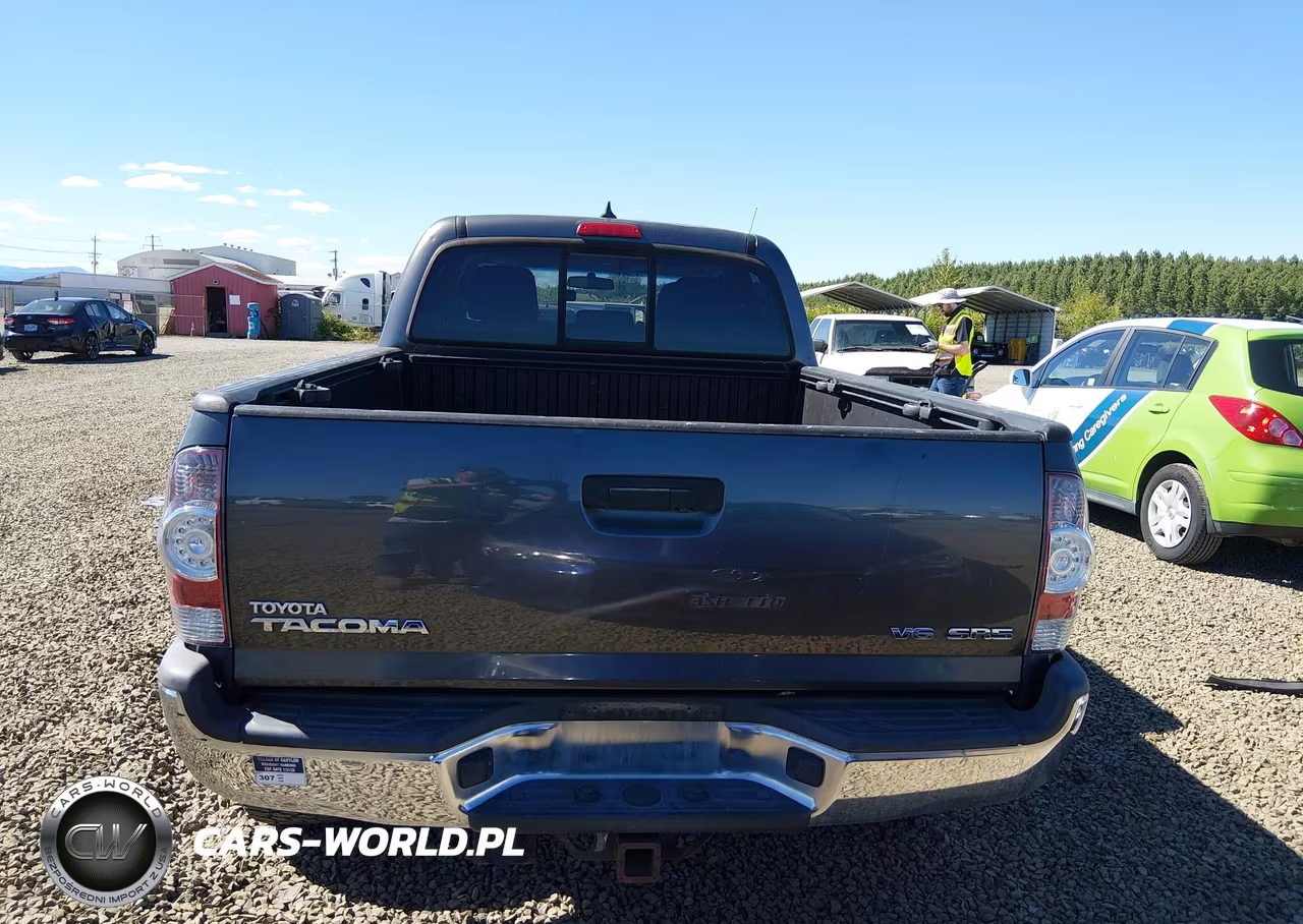 2015 Toyota Tacoma Base V6 VIN:3TMMU4FN8FM080685 - 17