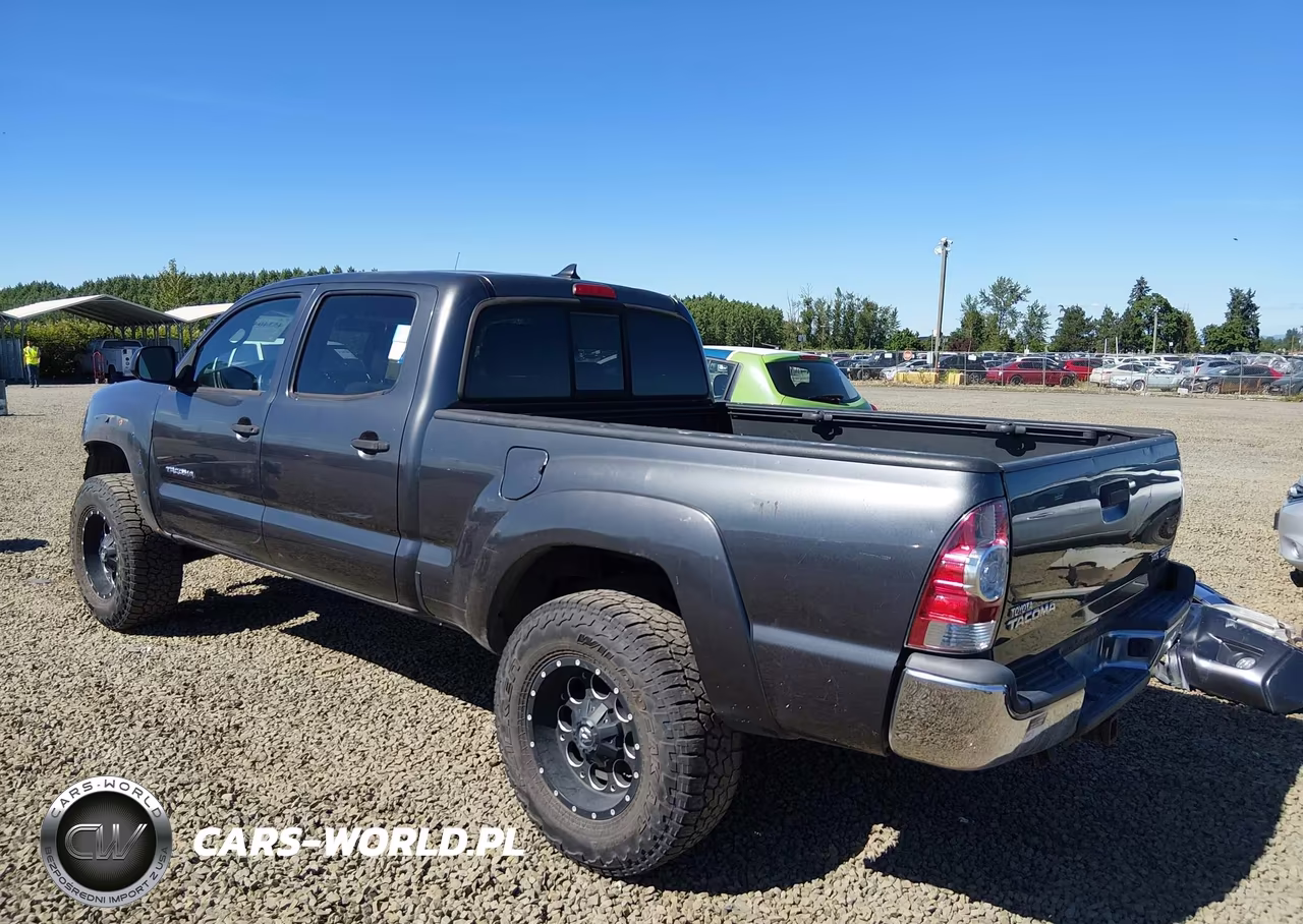 2015 Toyota Tacoma Base V6 VIN:3TMMU4FN8FM080685 - 3