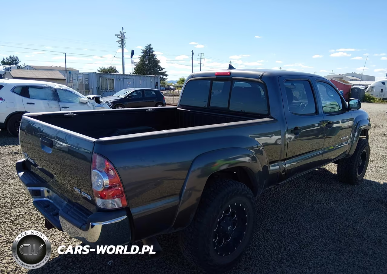 2015 Toyota Tacoma Base V6 VIN:3TMMU4FN8FM080685 - 4