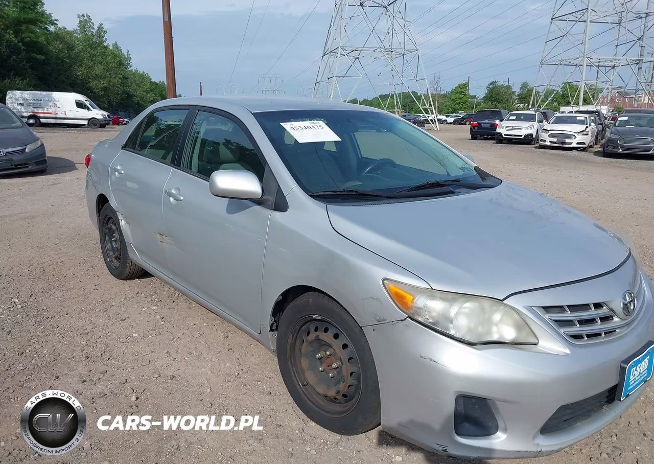2013 Toyota Corolla Le – zdjęcie 1 z 17