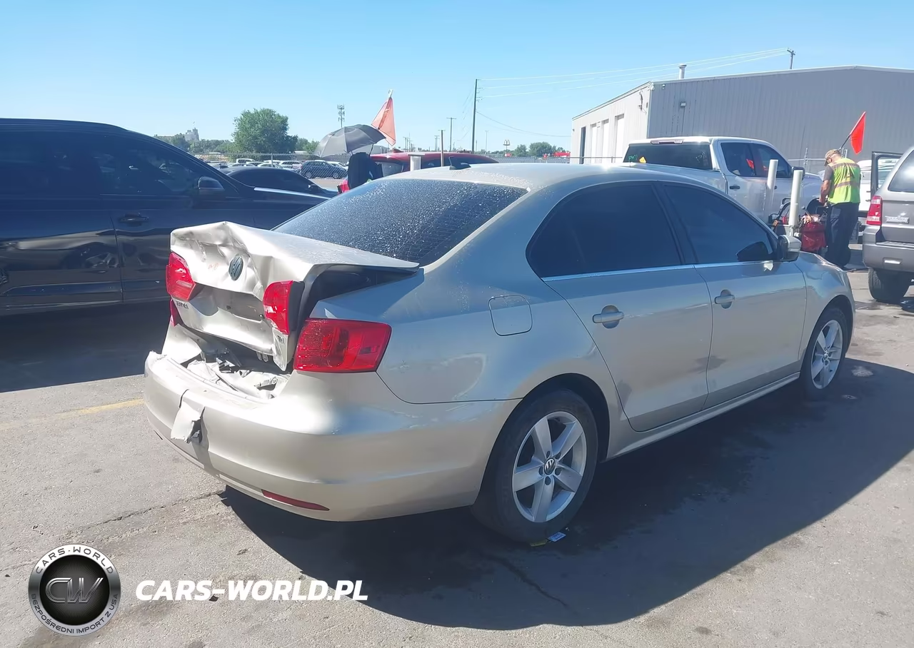 2014 Volkswagen Jetta 2.0L Tdi VIN:3VWLL7AJ4EM299076 - 4