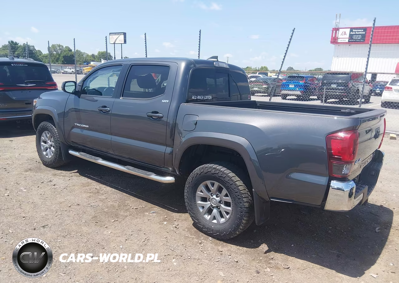 2018 Toyota Tacoma Sr5 V6 VIN:3TMCZ5ANXJM184579 - 3