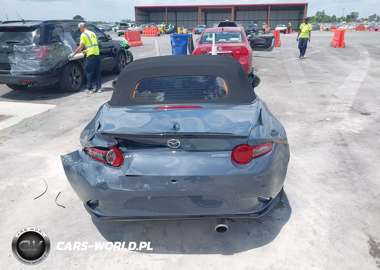 2021 Mazda Mx-5 Miata Club VIN:JM1NDAC78M0454270 - 17