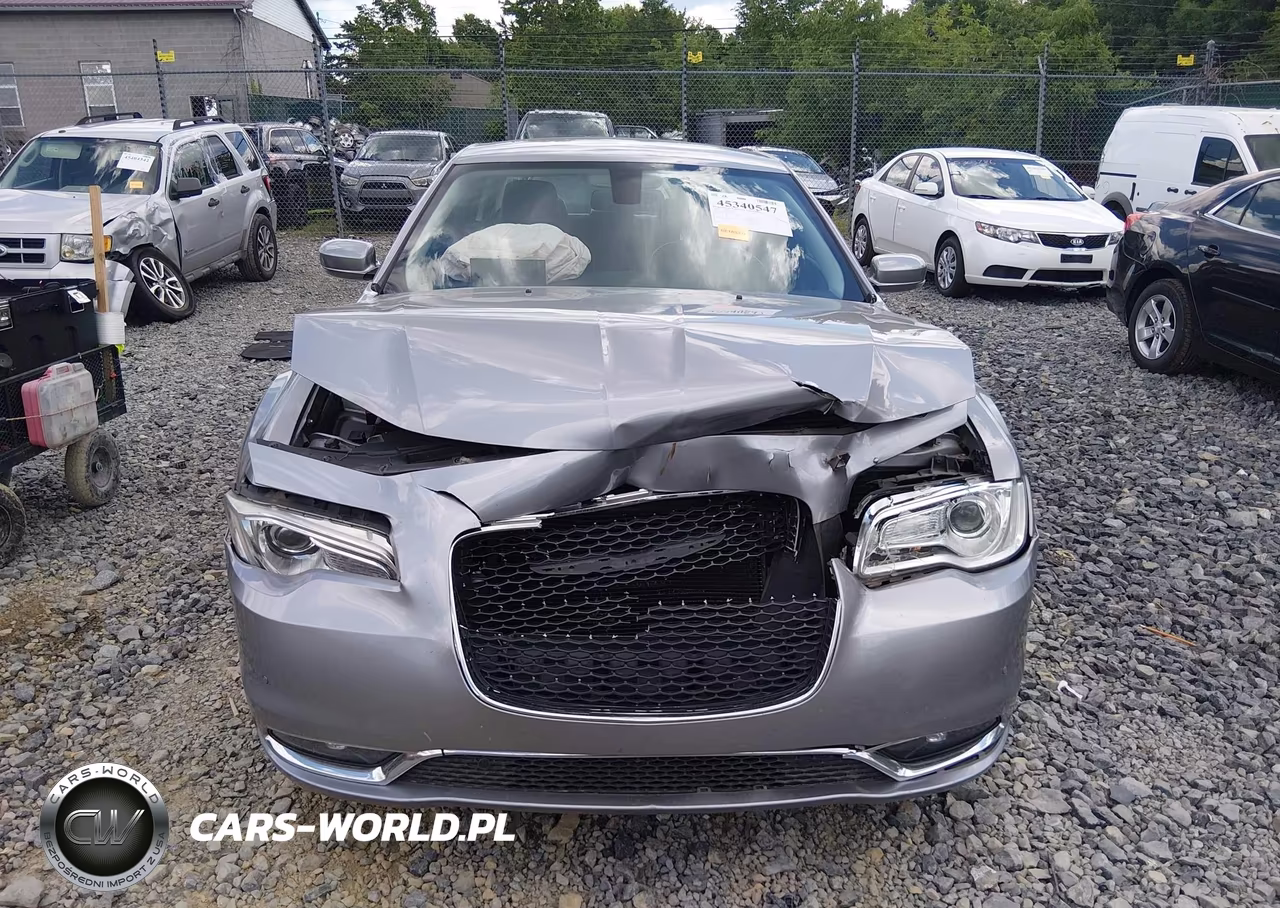 2015 Chrysler 300 Limited VIN:2C3CCAAG5FH766417 - 12