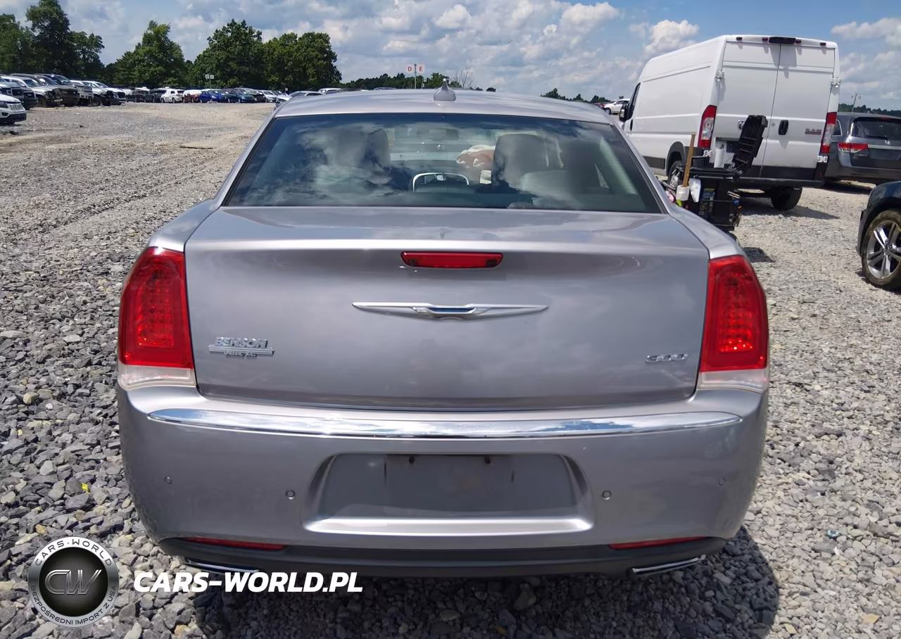 2015 Chrysler 300 Limited VIN:2C3CCAAG5FH766417 - 16