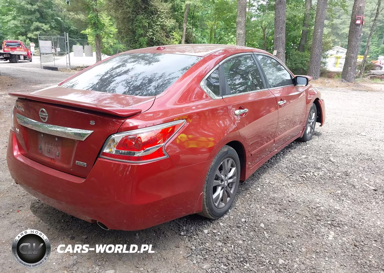 2015 Nissan Altima 2.5 S VIN:1N4AL3AP6FC580635 - 4