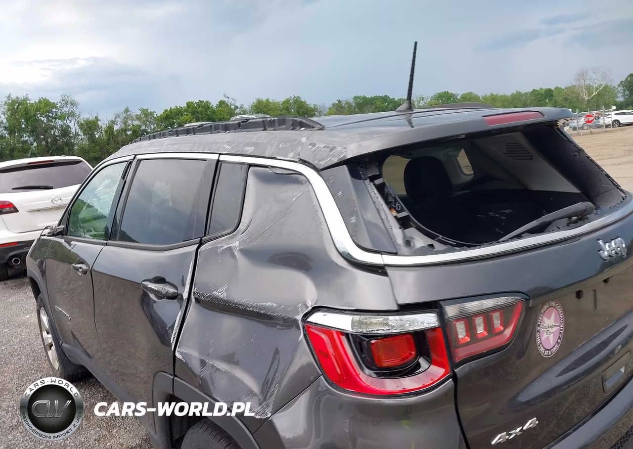 2018 Jeep Compass Latitude 4X4 VIN:3C4NJDBB4JT201414 - 15
