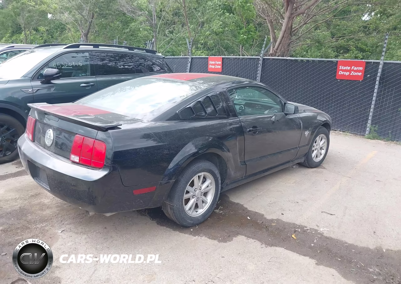 2009 Ford Mustang V6 VIN:1ZVHT80N195102456 - 4