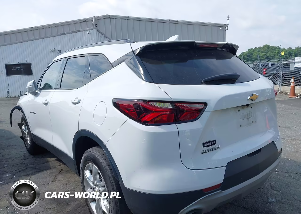 2019 Chevrolet Blazer VIN:3GNKBCRS5KS686158 - 3