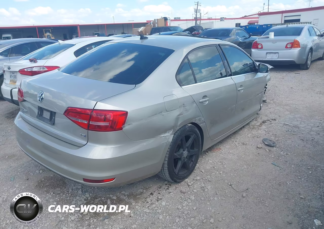 2015 Volkswagen Jetta 2.0L Tdi Se VIN:3VWLA7AJ3FM233125 - 4