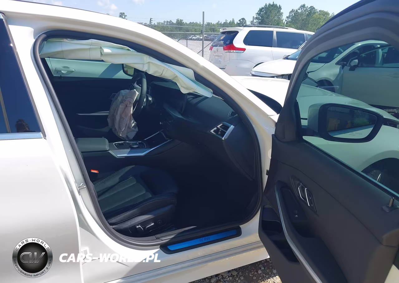 2025 BMW 330I VIN:3MW69CW04S8F10883 - 5