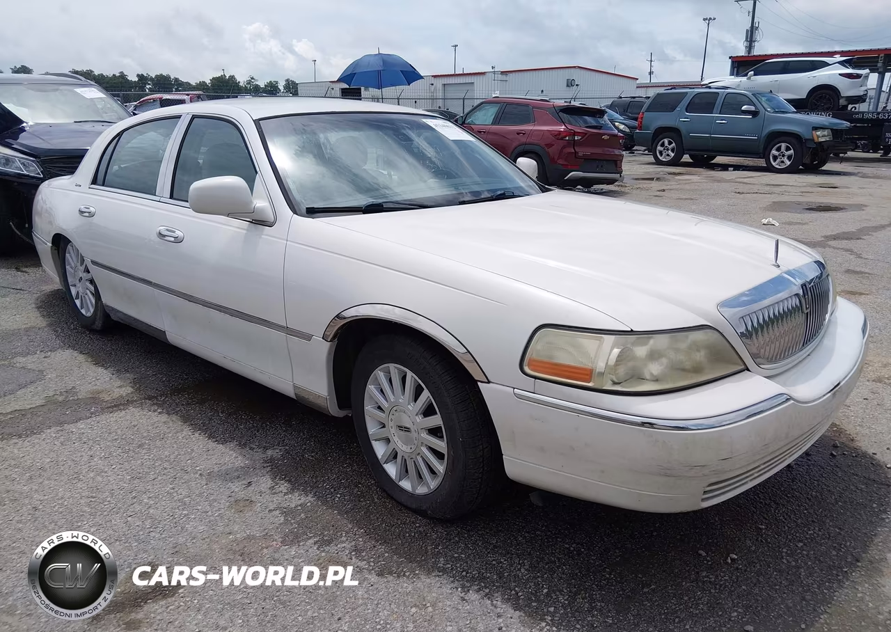 2003 Lincoln Town Car Signature