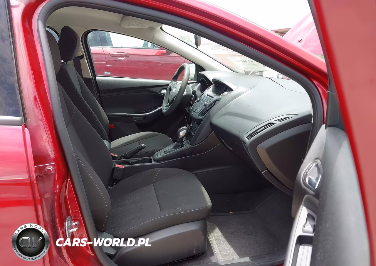 2015 Ford Focus Se VIN:1FADP3F26FL248418 - 5