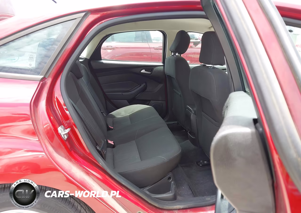 2015 Ford Focus Se VIN:1FADP3F26FL248418 - 8