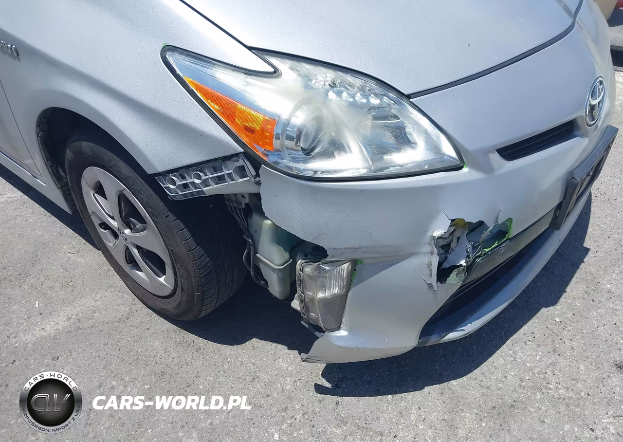 2014 Toyota Prius Two VIN:JTDKN3DU1E0381342 - 17