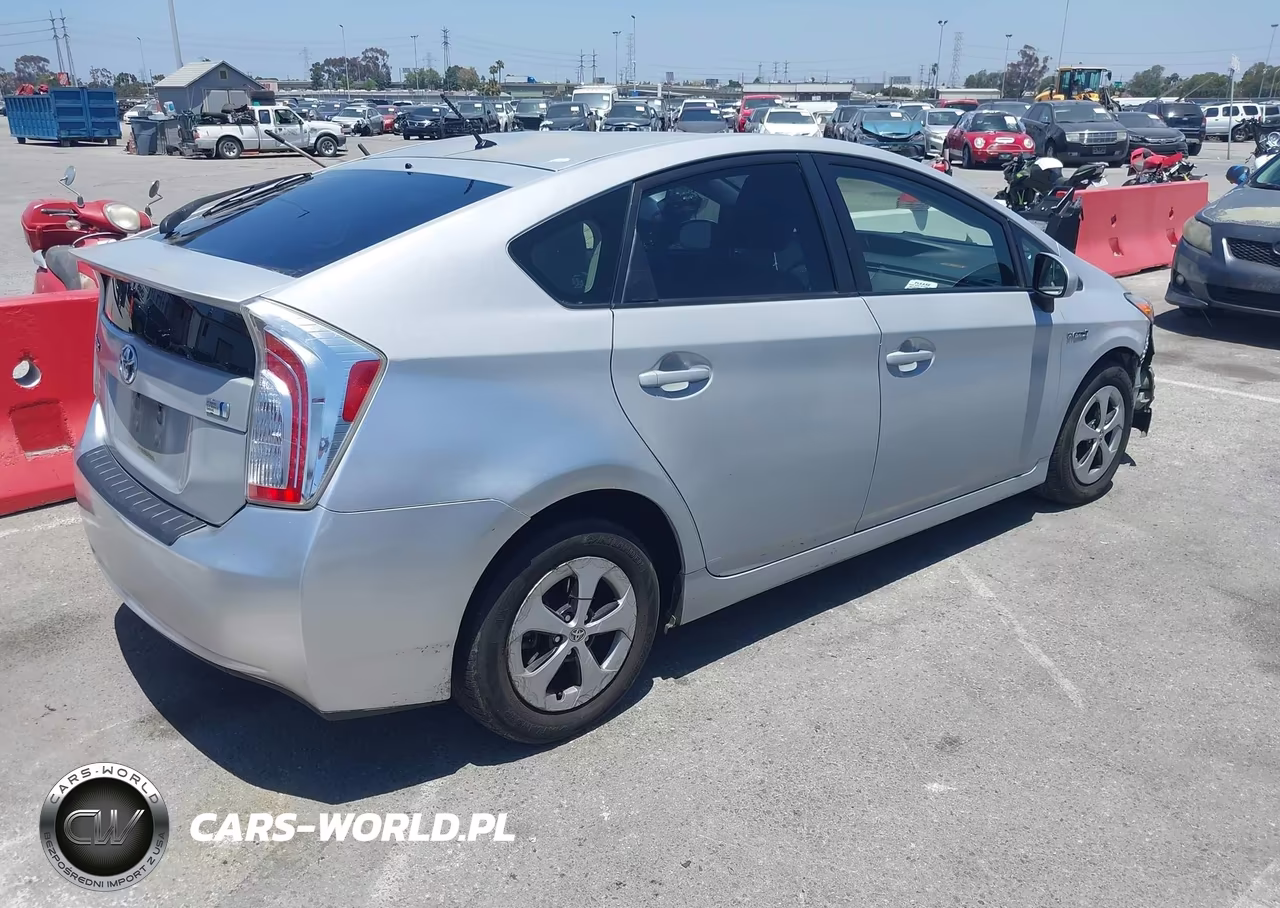 2014 Toyota Prius Two VIN:JTDKN3DU1E0381342 - 4